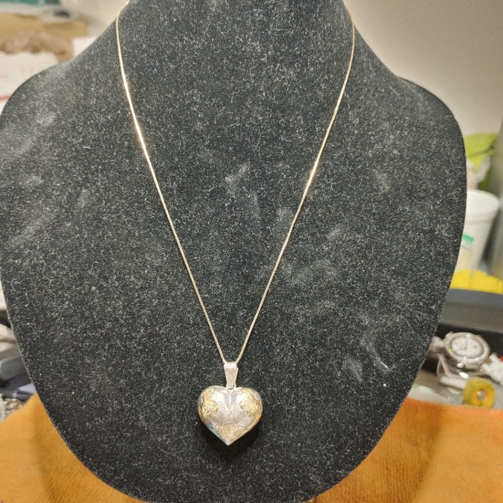 Sterling vintage chain with puff heart pendant